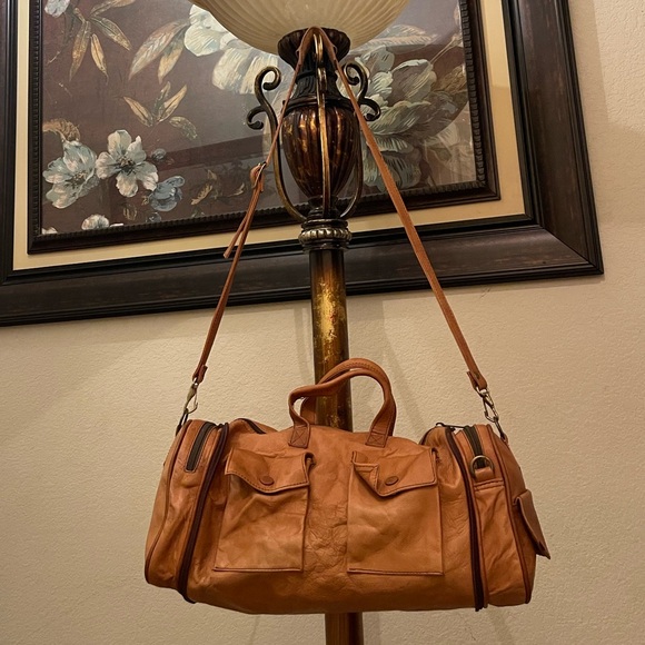 Vintage Handbags - Vintage made in Colombia Genuine Leather please check all picture of condition